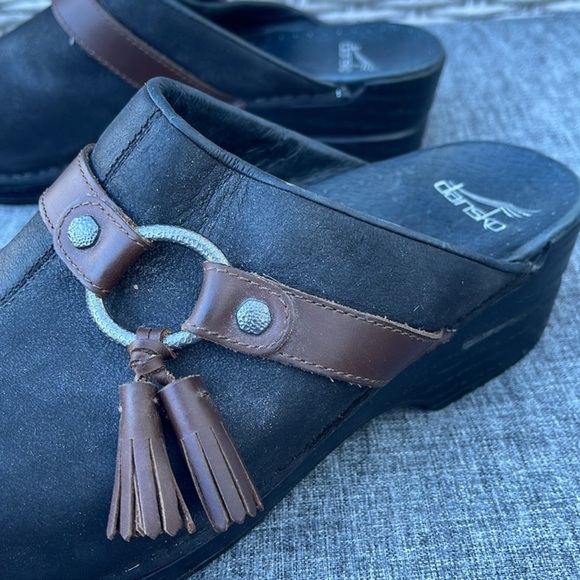 Dansko clogs Shandi black brown leather tassel comfort size 39 US 8.5/9 - Picture 3 of 6